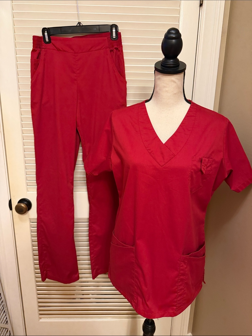 Butter Soft Stretch Scrubs in Red, EUC